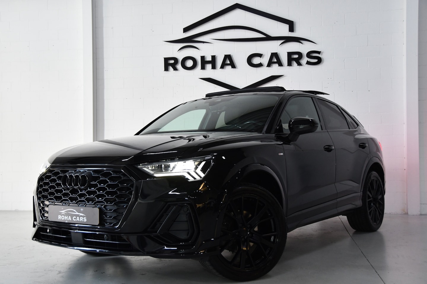 Audi Q3 Sportback - 35 TFSI S-Line Pano, Blackline, Camera - AutoWereld.nl