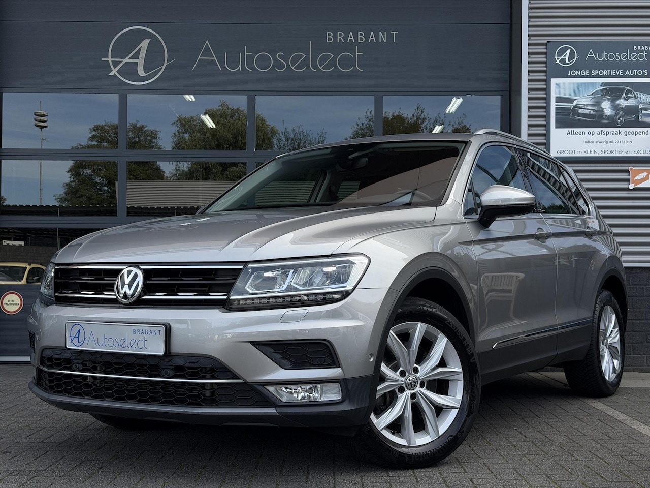 Volkswagen Tiguan - 2.0 TSI 4Motion Highline Navi | Trekhaak | 180PK - AutoWereld.nl