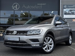 Volkswagen Tiguan - 2.0 TSI 4Motion Highline Navi | Trekhaak | 180PK