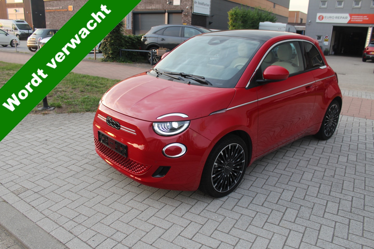 Fiat 500 - La Prima 42 kWh Pano-Clima-Cruise-Led-Navi-Leder-Camera-JBL - AutoWereld.nl