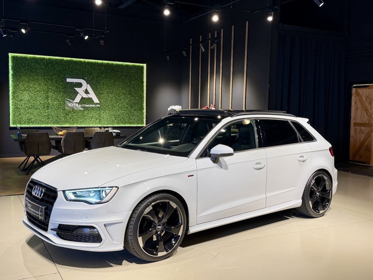 Audi A3 Sportback - 1.4 TFSI 3 x S-Line Pano|Navi|PDC|Leer Wit! - AutoWereld.nl