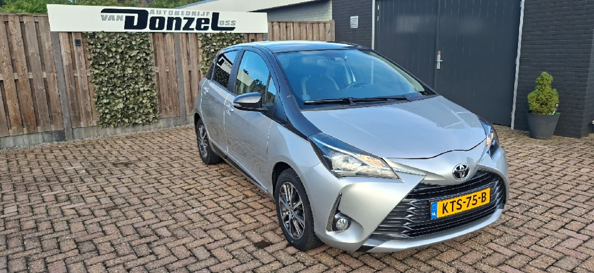 Toyota Yaris - 1.5 VVT-i Dynamic Y20 37314 km - AutoWereld.nl