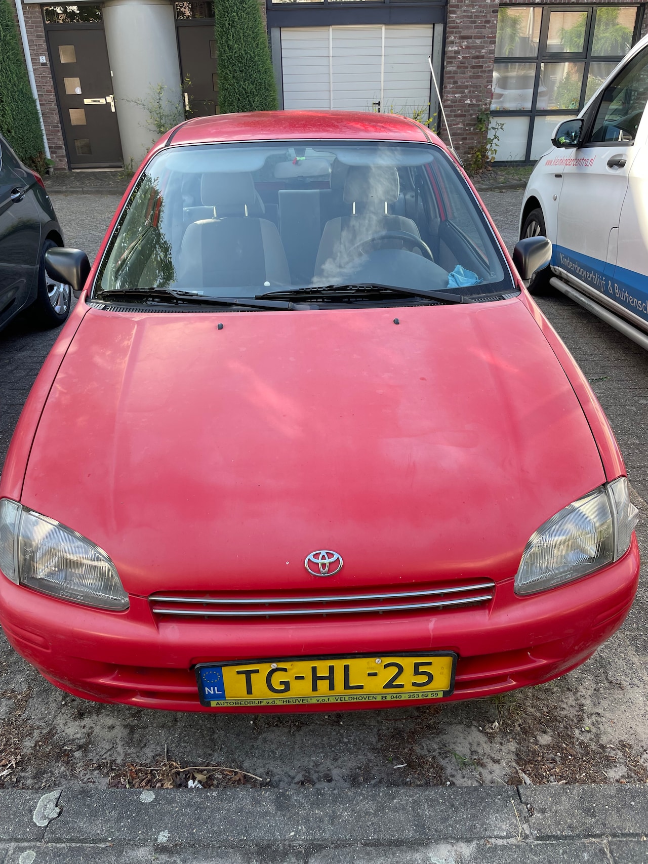 Toyota Starlet - 1.3-16V Red - AutoWereld.nl