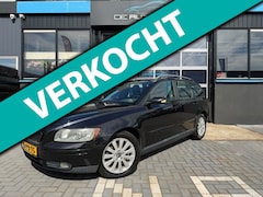 Volvo V50 - 2.4 Momentum Airco Cruise Trekhaak Nieuwe APK Dealeronderhouden Leuke Auto