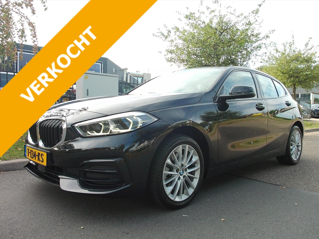 BMW 1-serie - (f40) 118i 136pk Aut Intro Edit. Clima Navi Sportst PDC Multi Media - AutoWereld.nl
