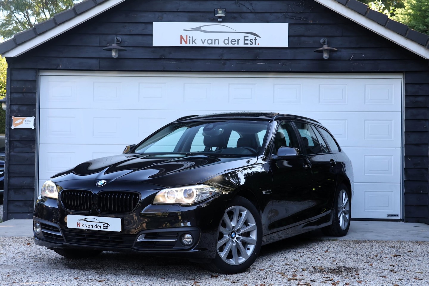 BMW 5-serie Touring - 535xd High Executive-Pano-Stoelverwarming-H&K - AutoWereld.nl