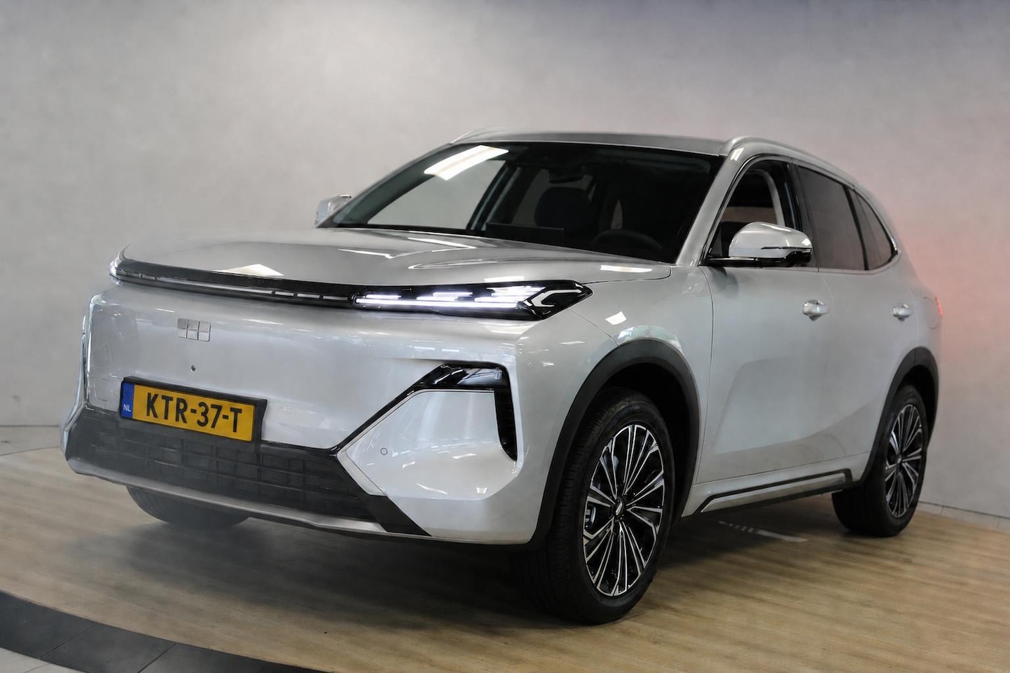 Geely Starray EM-i - 1.5 Max+ | Long Range 30 kWh | WLTP 136 km EV | Full option | Leer | Panoramadak - AutoWereld.nl