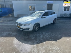 Volvo V60 - 2.4 D6 Twin Engine R-Design