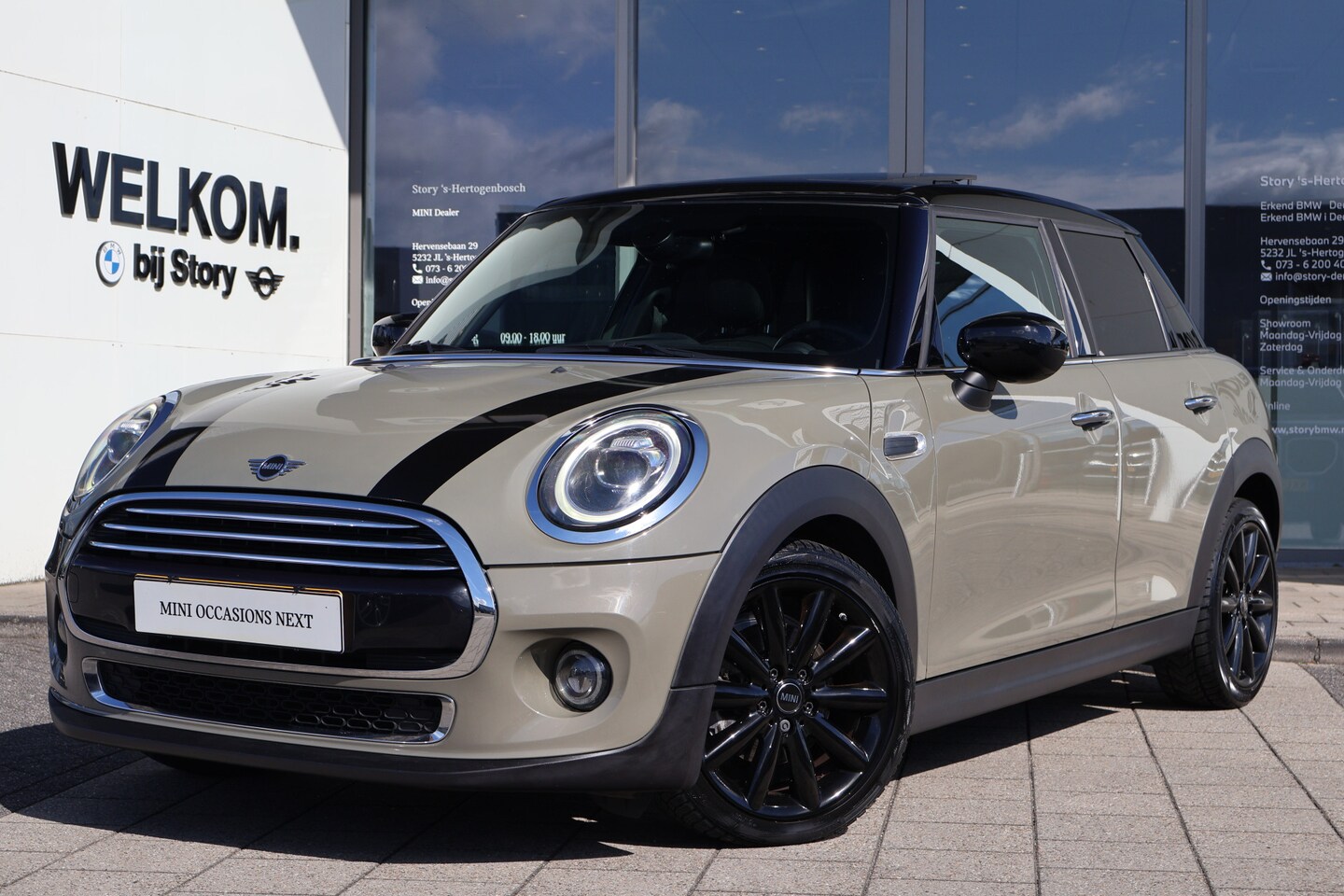 MINI Cooper - Hatchback Salt / Panoramadak / Comfort Access / LED / Extra getint glas achter / Cruise Co - AutoWereld.nl