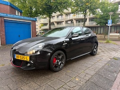 Alfa Romeo Giulietta - 1.4 Turbo MultiAir Super AUTOMAAT Black Leather Edition