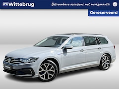 Volkswagen Passat Variant - 1.4 TSI PHEV GTE Business / Panoramadak / Elektrische Achterklep / LED / Achteruitrijcamer