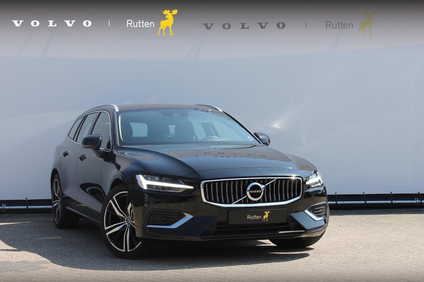 Volvo V60 - B4 211PK Automaat Inscription Adaptieve Cruise Control / Elektrisch verstelbare voorstoele - AutoWereld.nl