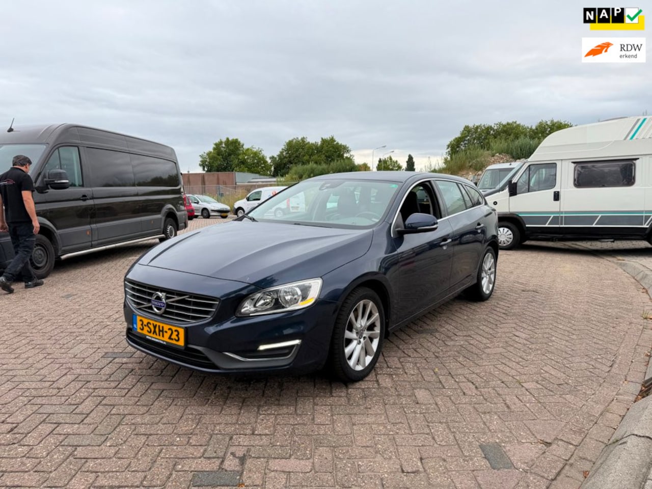 Volvo V60 - 1.6 D2 Summum/ NAP/ AIRCO/FULL OPTIE - AutoWereld.nl