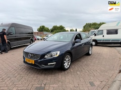 Volvo V60 - 1.6 D2 Summum/ NAP/ AIRCO/FULL OPTIE