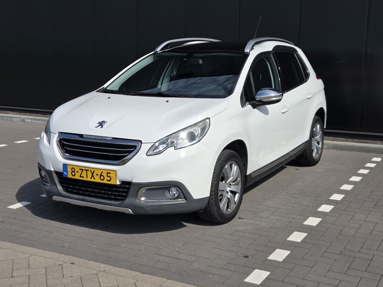 Peugeot 2008 - 1.2 PureTech Allure Pack Premium Plus Automaat - AutoWereld.nl