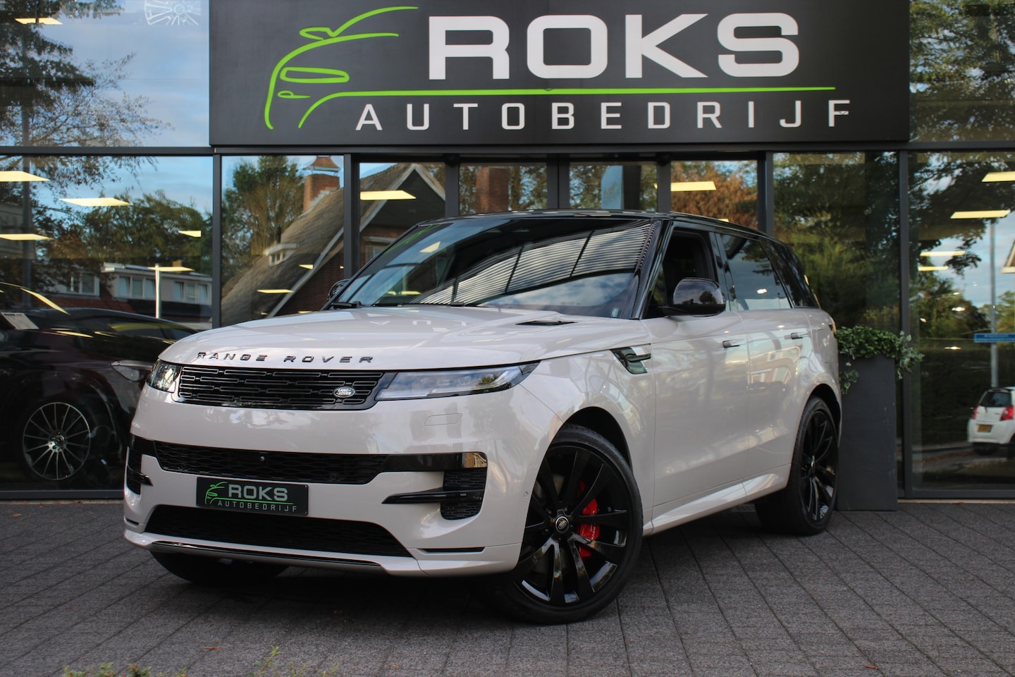 Land Rover Range Rover Sport - 3.0 P440e Dynamic HSE Borasco grey BlackPack/Headup/Panoramadak/23inch - AutoWereld.nl