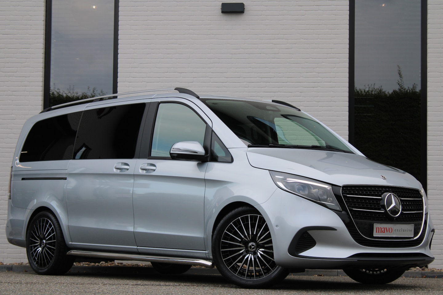 Mercedes-Benz V-klasse - 250d / Lang / DC / Leer / 2x Elec Schuifdeur / 360 Camera / NIEUWSTAAT - AutoWereld.nl