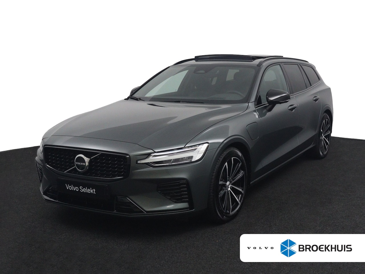 Volvo V60 - 2.0 T8 Plug-in hybrid AWD Plus Dark | Panoramadak | Trekhaak | Sportstoelen | Head-Up | 36 - AutoWereld.nl