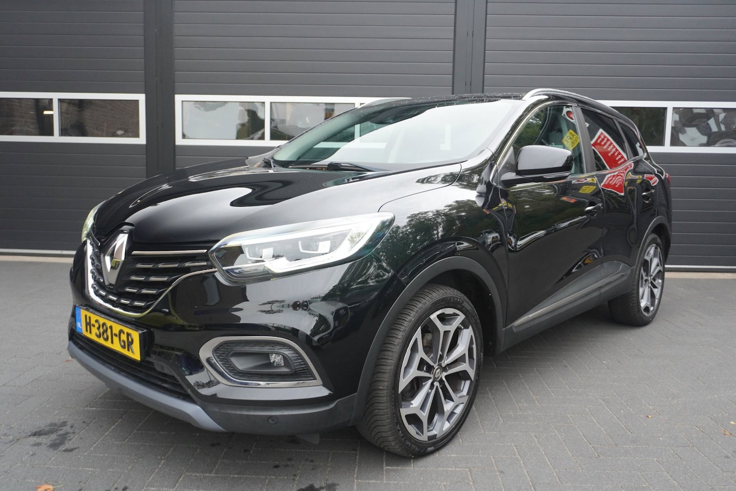 Renault Kadjar - 1.3 TCe Pano.dak/Climate Control/Cruise/Navi/Camera/Trekhaak/Park.sensoren - AutoWereld.nl