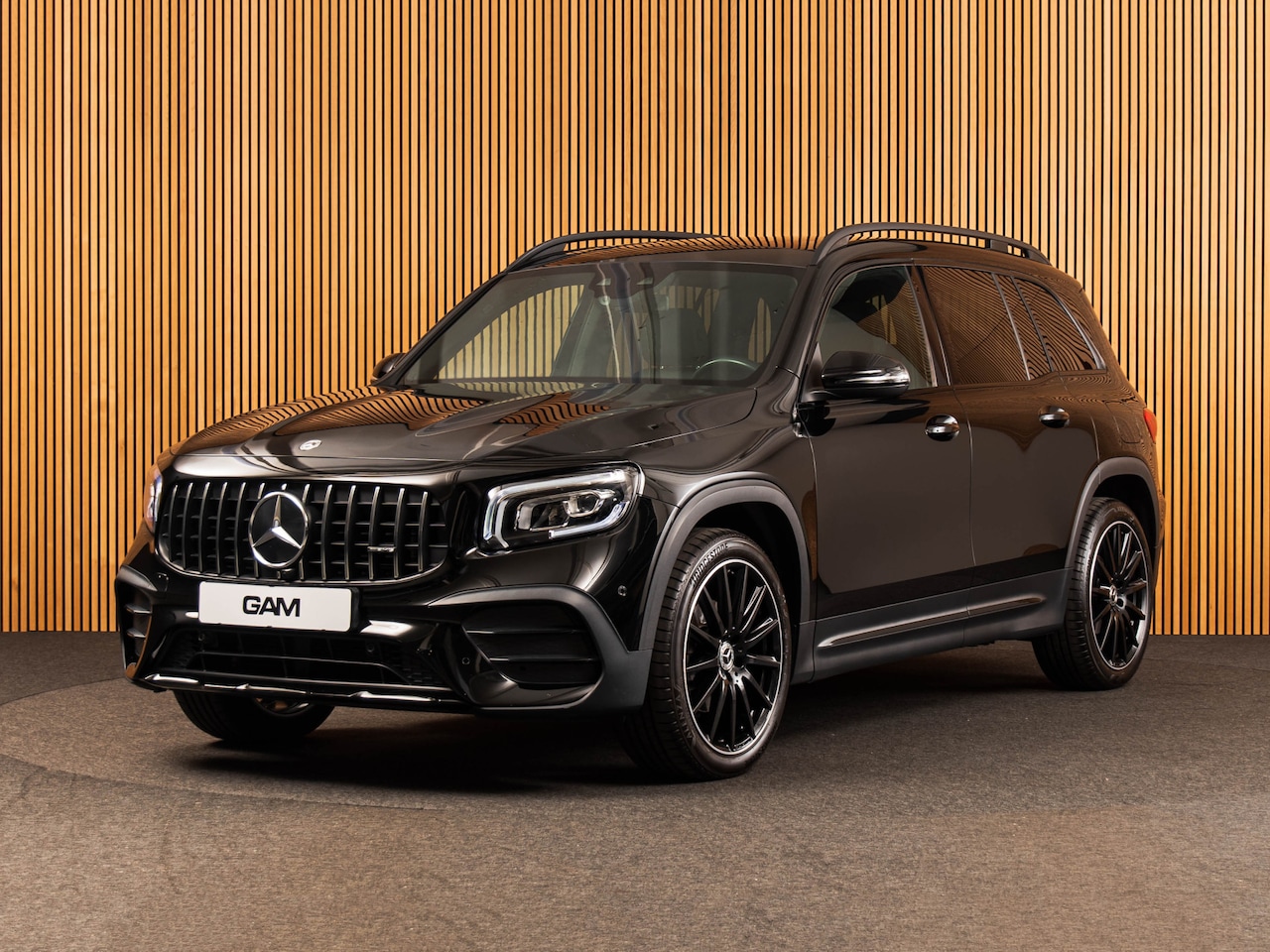 Mercedes-Benz GLB - 200 AMG Line PANO | 20" AMG | CAMERA - AutoWereld.nl