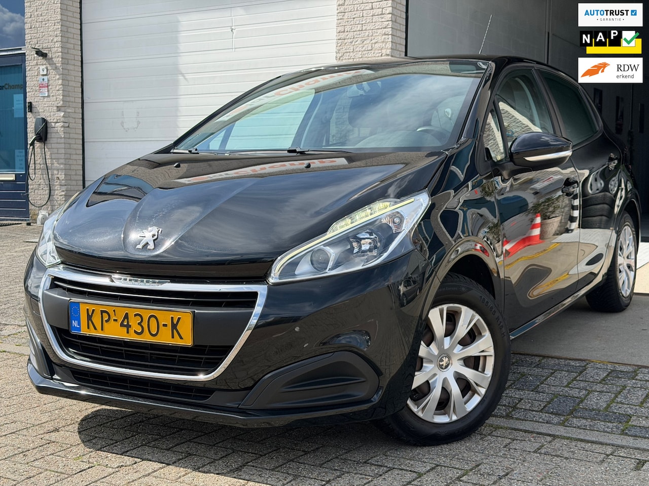 Peugeot 208 - 1.2 PureTech Active/ nap/ 1e EIG/ dealeronderhouden/ 1jaar apk/ navi/ airco/ EL-ramen/ zee - AutoWereld.nl