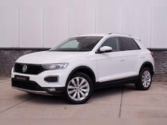 Volkswagen T-Roc - 1.5 TSI Sport | LED | Trekhaak | Carplay | Camera | Virtual Cockpit | Blind-Spot | PDC