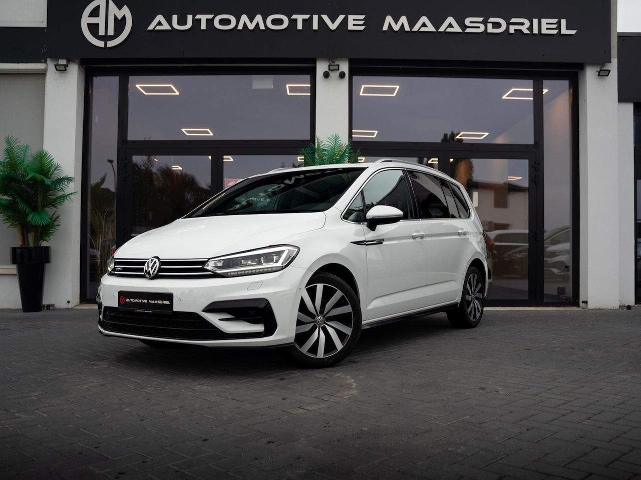 Volkswagen Touran - 1.4 TSI Highline 7p/R-Line/150PK/Camera/ - AutoWereld.nl