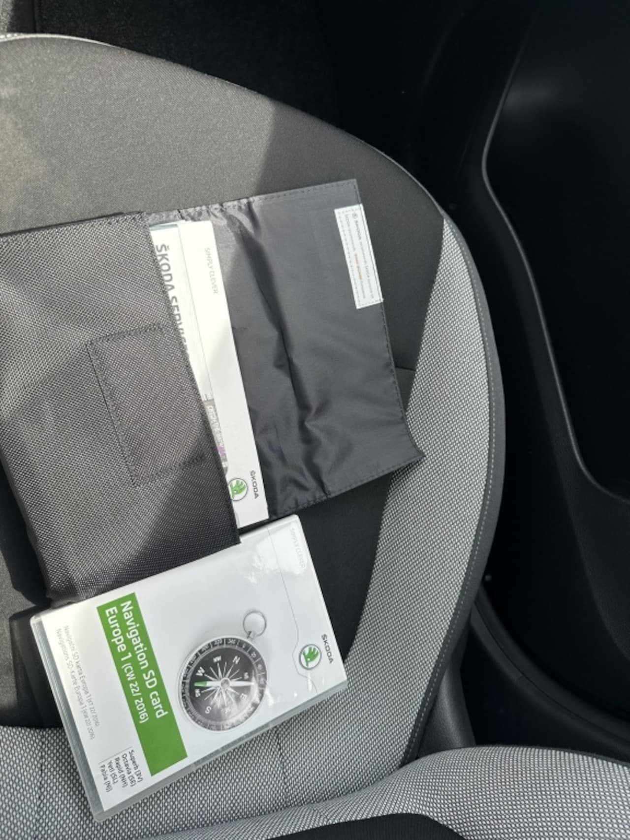 Skoda Fabia - 1.0 Ambition Bns Navigatie/PDC