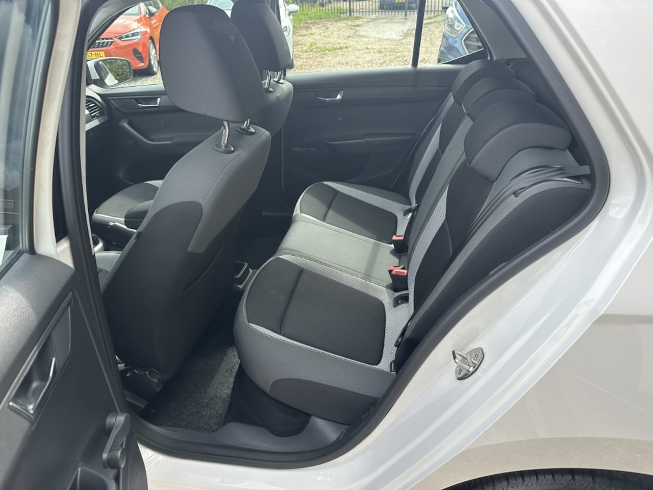 Skoda Fabia - 1.0 Ambition Bns Navigatie/PDC