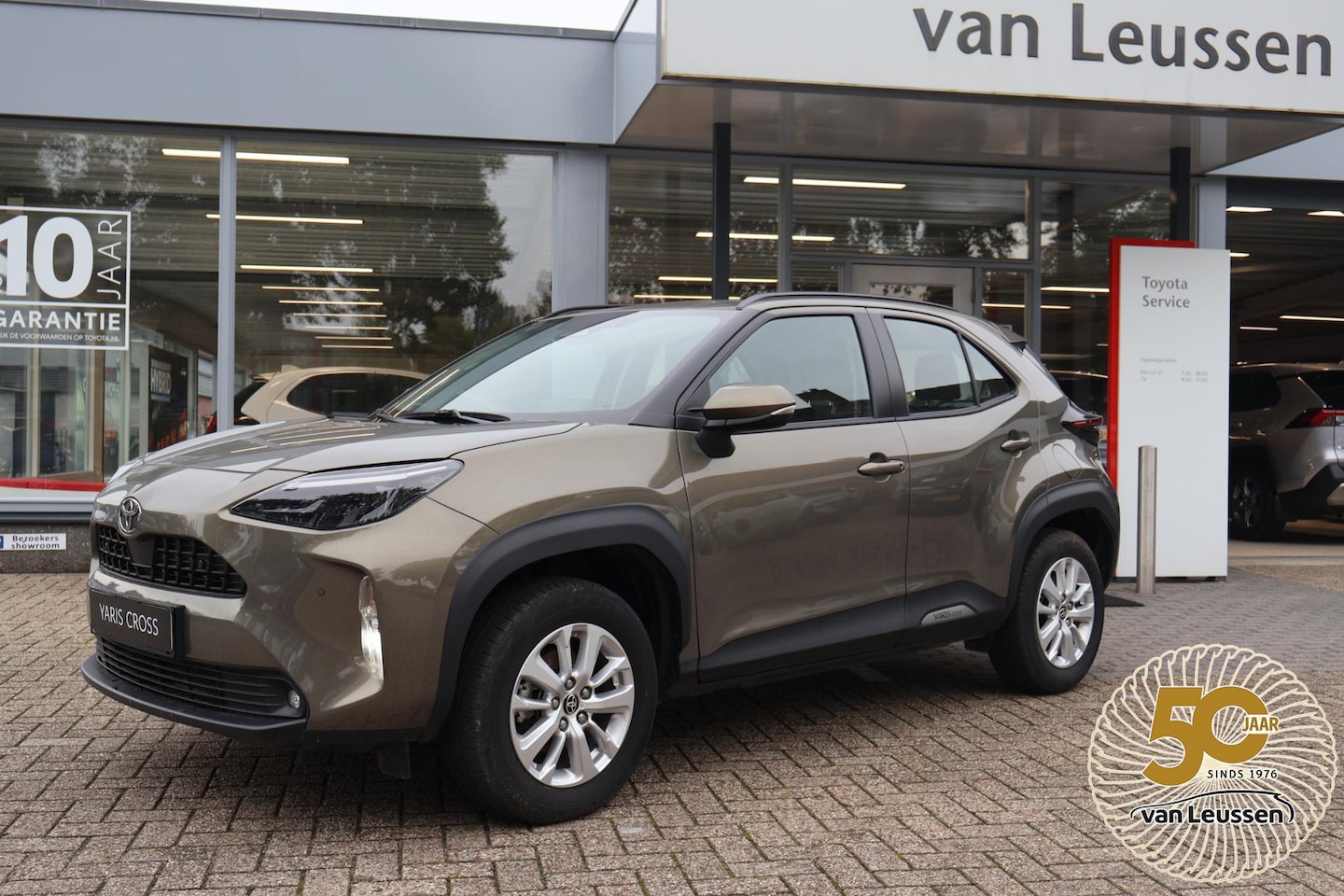 Toyota Yaris Cross - 1.5 Hybrid 115 Business STOEL/STUURVERW BLIND-SPOT PARK-SENSOREN CAMERA AD-CRUISE CLIMA AP - AutoWereld.nl
