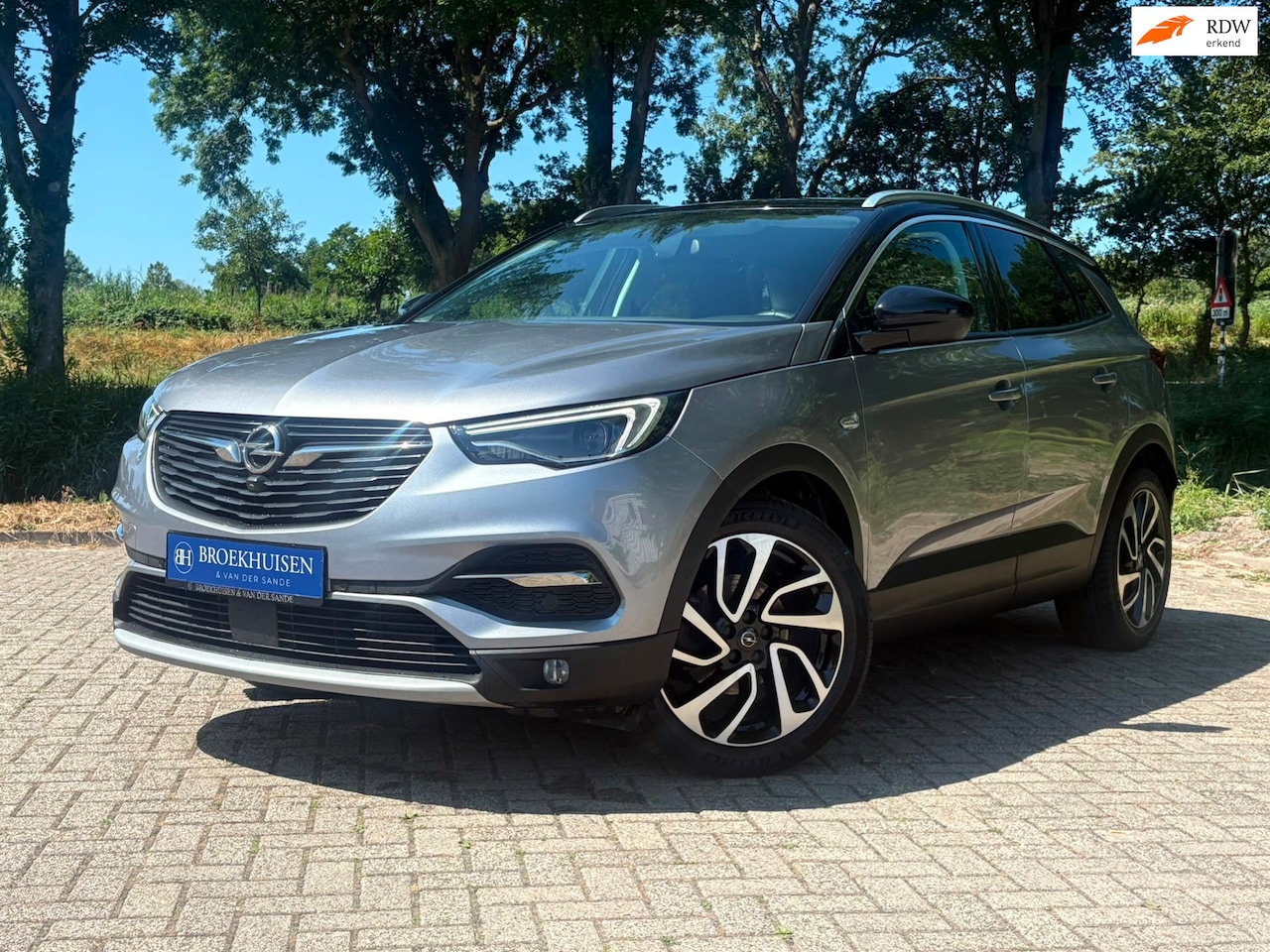 Opel Grandland X - 1.6 Turbo Innovation + 181pk Trekhaak / Rondzicht Camera / Stoel-Stuur Verwarming - AutoWereld.nl