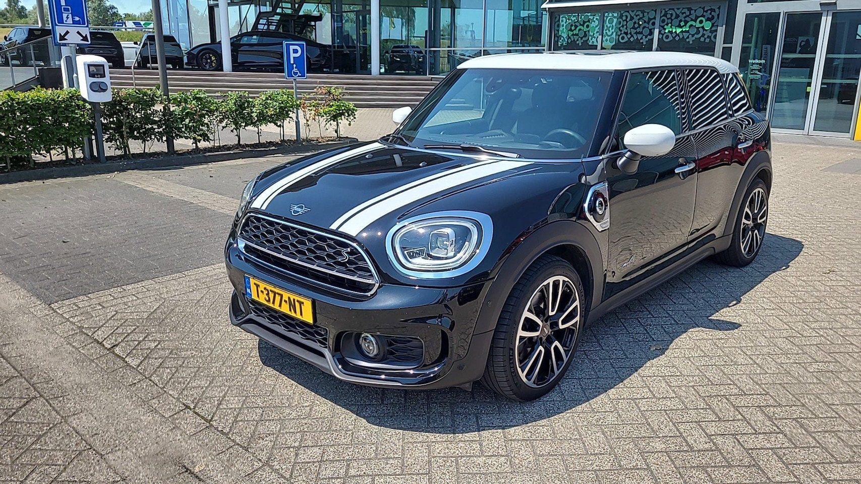 MINI Countryman - 1.5 Cooper S E ALL4 Chili |Navigatie| Automaat| PDC met camera achter|glazen panorama-dak - AutoWereld.nl