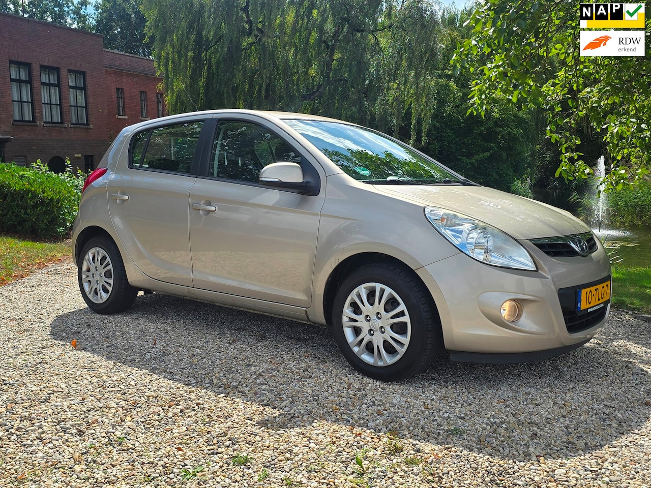 Hyundai i20 - 1.2i i-Motion Airco 5 deurs 120.000 km APK 02-2027 - AutoWereld.nl