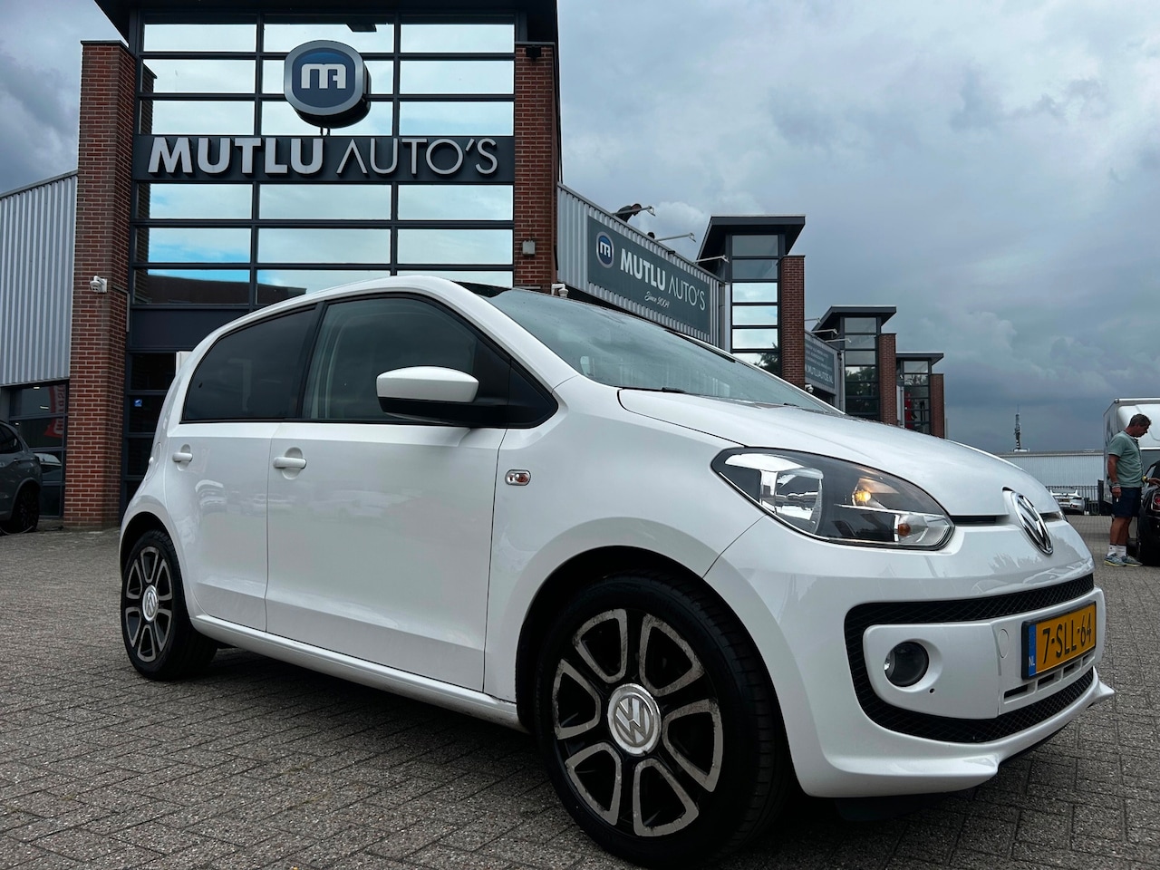 Volkswagen Up! - 1.0 high up! BlueMotion 5deurs Airco NAP APK - AutoWereld.nl