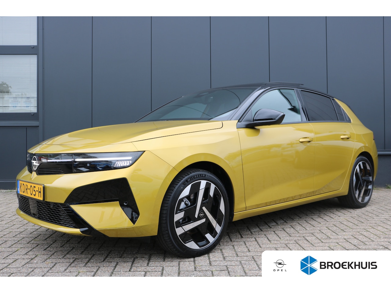 Opel Astra - Astra-e 58 kWh Ultimate | Camera | Cruise control adaptief | Navi | Voorstoelen verwarmd | - AutoWereld.nl