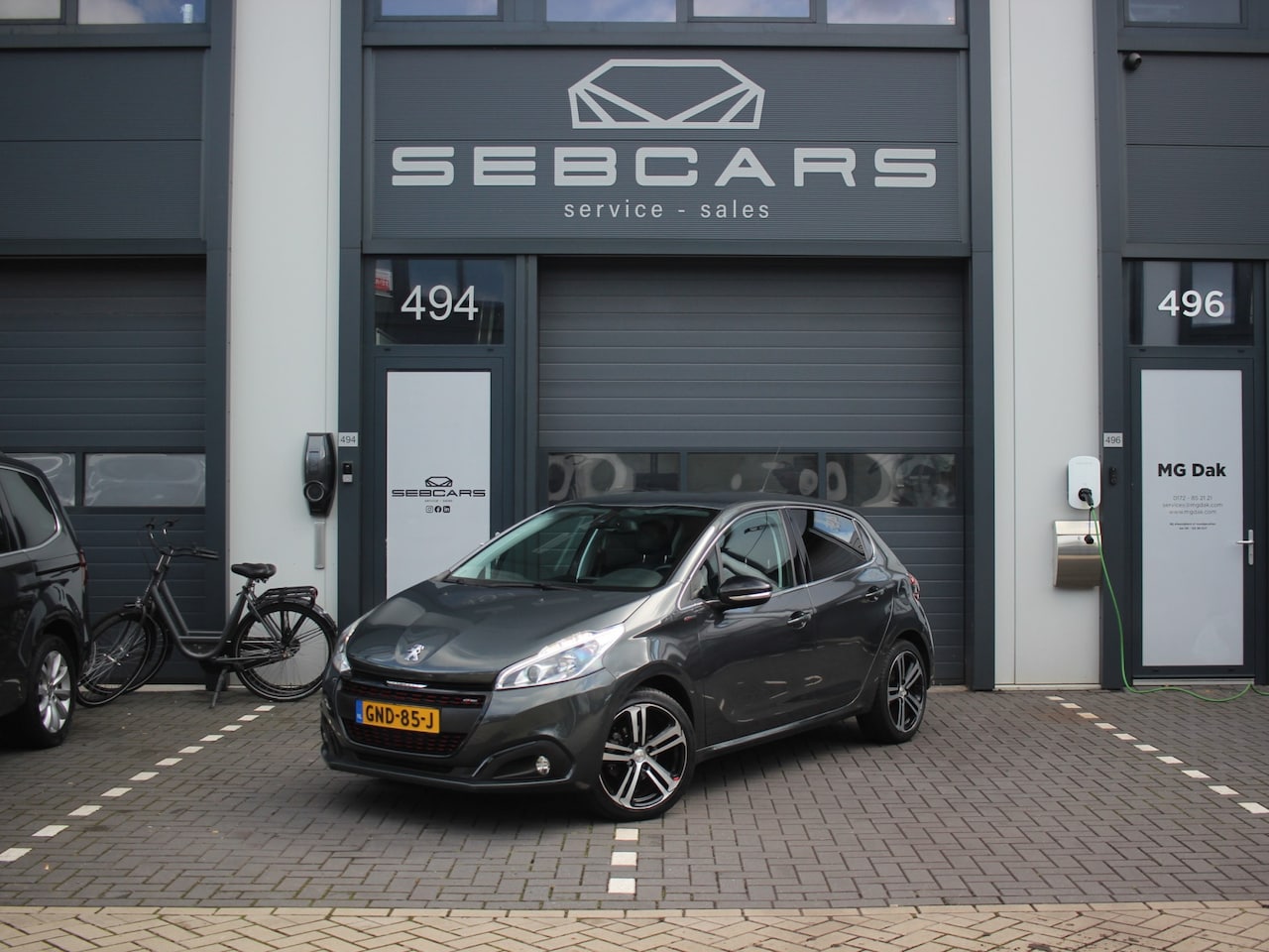 Peugeot 208 - 1.2 PureTech GT-line CARPLAY, LAGE KM, NW DISTRIBUTIE, 110PK, CRUISE - AutoWereld.nl