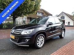 Volkswagen Tiguan - 1.4 TSI Sport&Style / SCHUIFKANTEL-DAK / CRUISE / CAMERA / NAVI