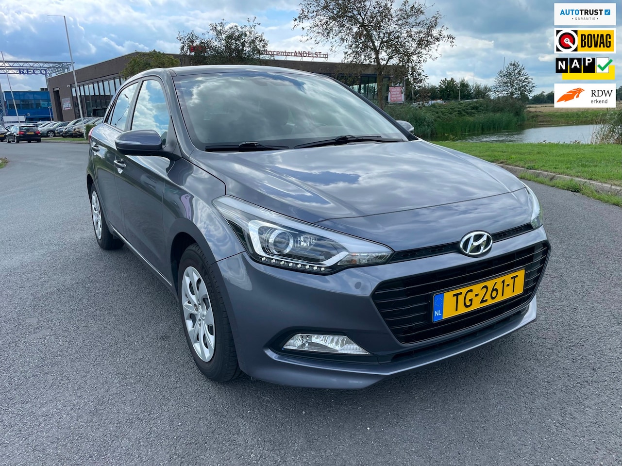 Hyundai i20 - 1.0 T-GDI Comfort 1.0 T-GDI Comfort, 5drs, Cam, Navi, Pdc, Cruise/Climate control, 16835km, 1e eig afk, Geen - AutoWereld.nl