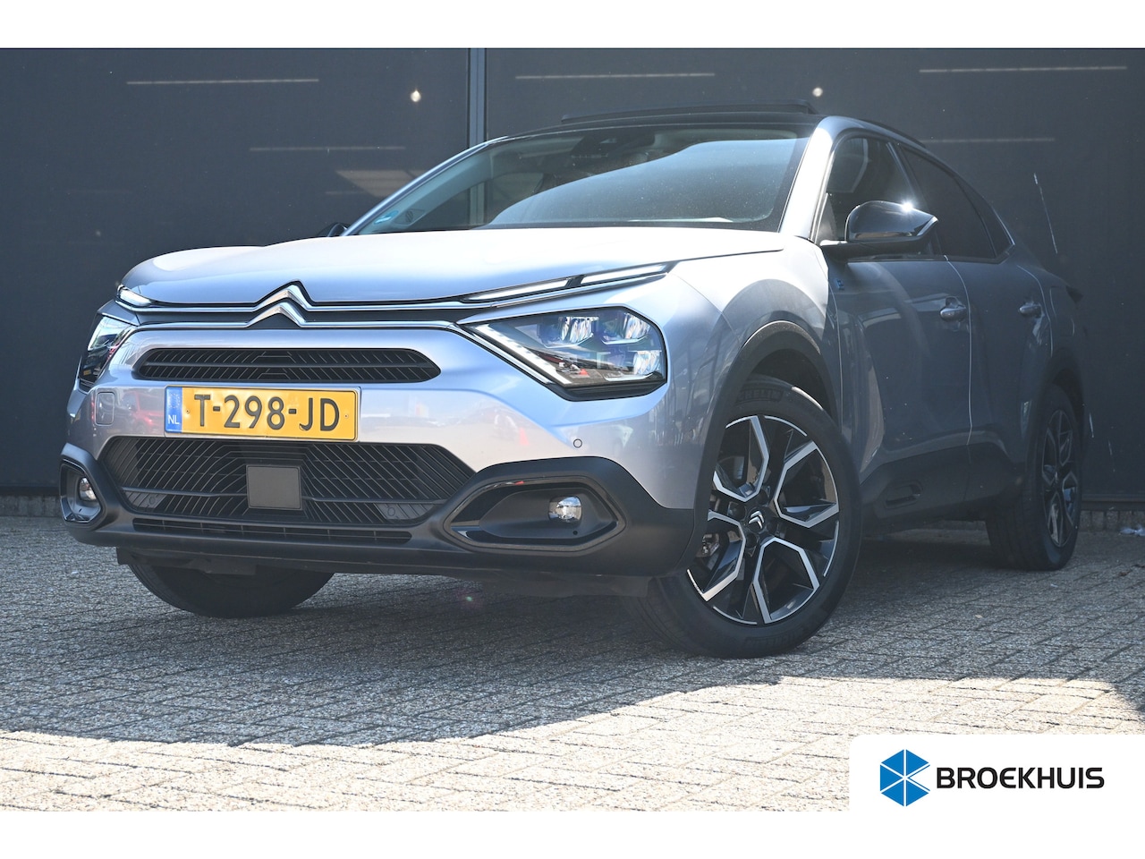 Citroën Ë-C4 X - Shine 50 kWh 97,7%SOH! 3 Fase | Schuif-/Kanteldak | Navigatie | Leder | HUD | Stoel/Stuurv - AutoWereld.nl