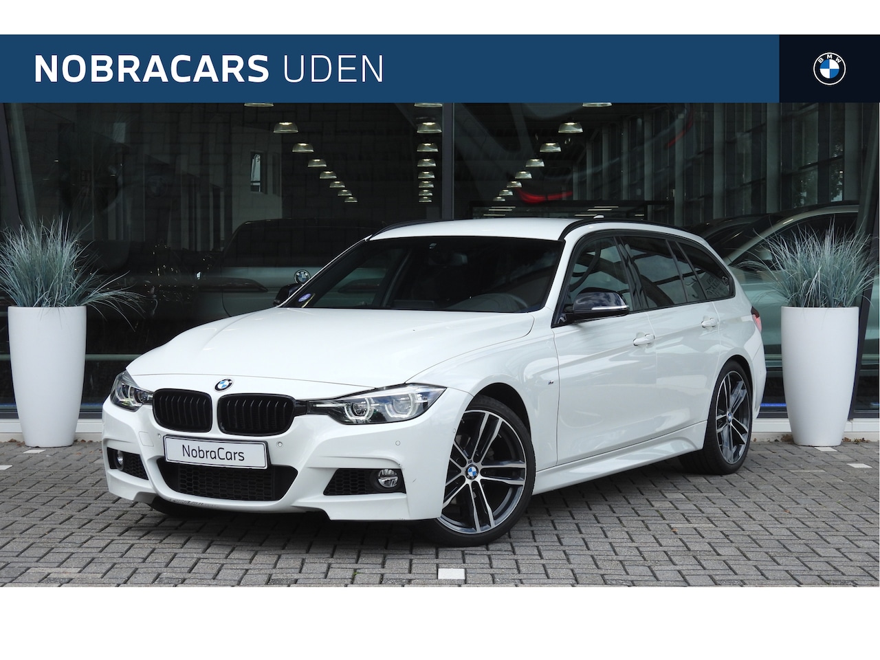BMW 3-serie Touring - 318i Executive M Sport Automaat / M Sportonderstel / Sportstoelen / Achteruitrijcamera / L - AutoWereld.nl