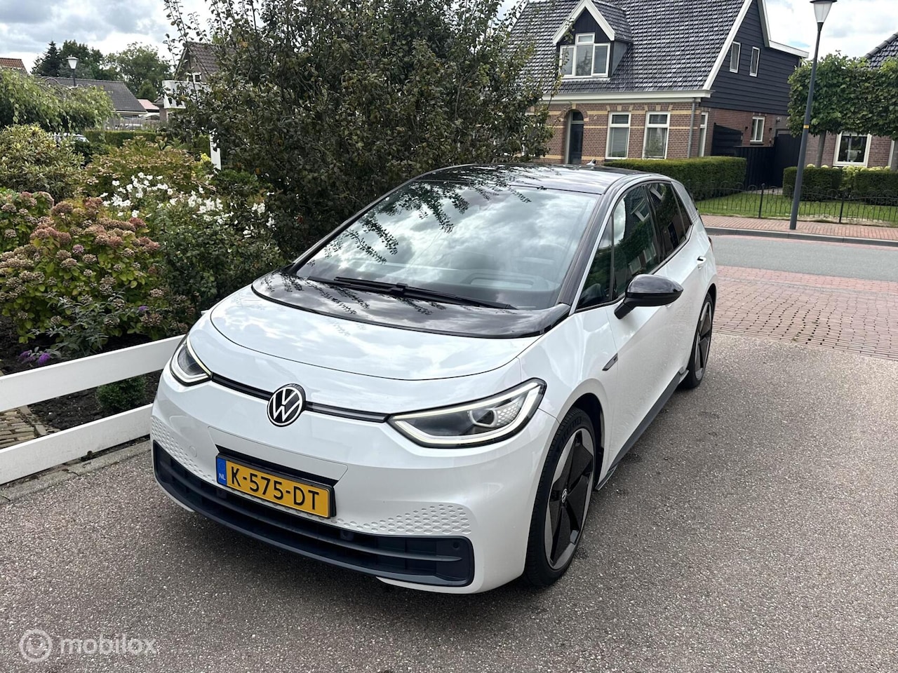 Volkswagen ID.3 - First Plus 58 kWh SOH 92,5% PANORAMADAK IQ MATRIX LED MASSAGE STOELEN CAMERA SFEERVERLICHT - AutoWereld.nl