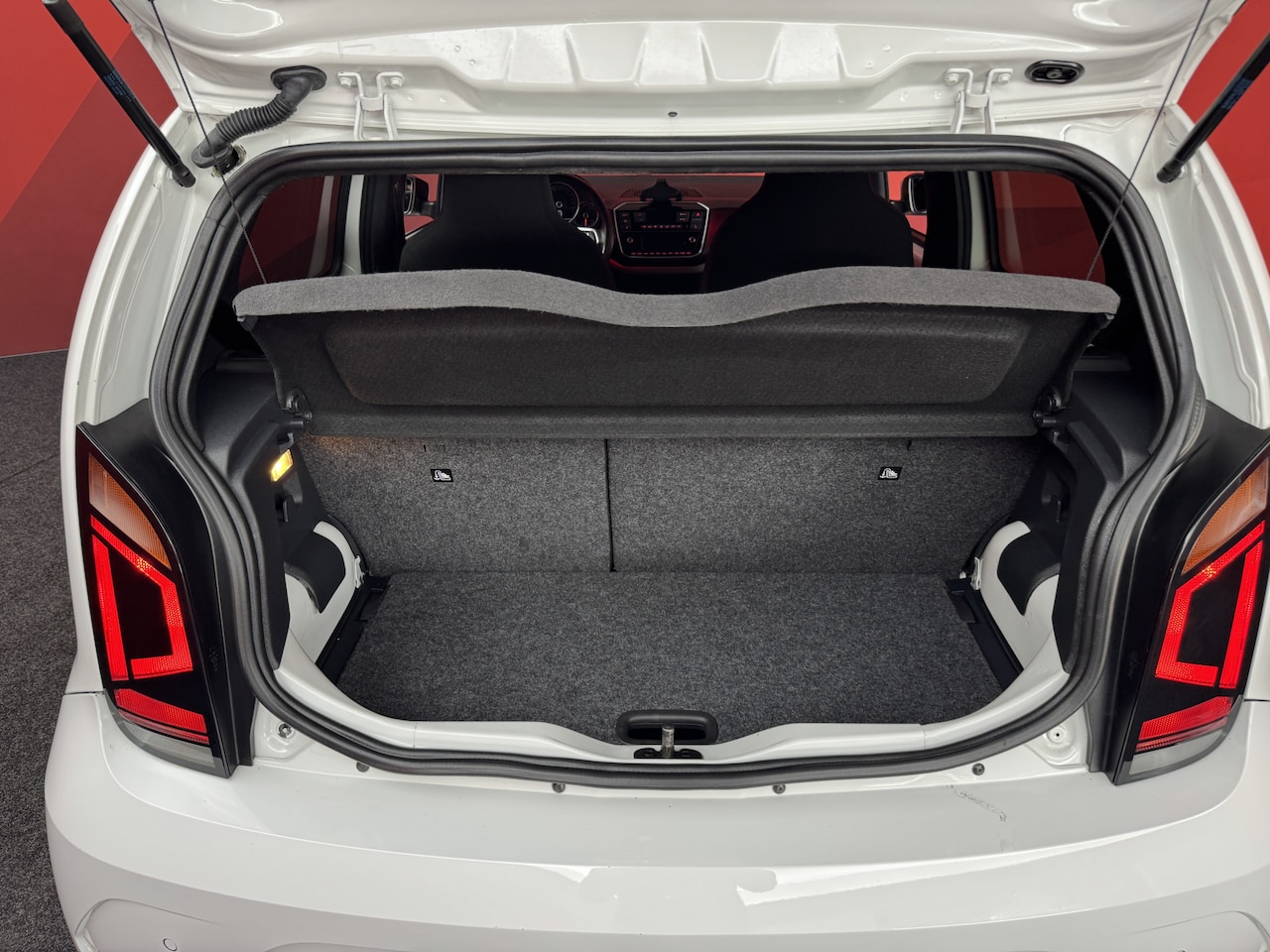 Volkswagen Up! - 1.0 TSI GTI | Nieuw Binnen! | Stoelverwarming | Clima | Cruise - AutoWereld.nl