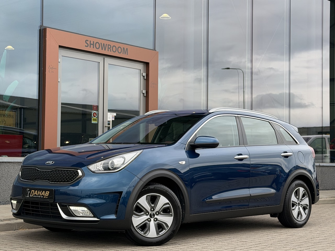 Kia Niro - 1.6 GDi Hybrid DynamicPlusLine | Stoel/Stuur verwarming | Achteruitrijcamera | Half Leder - AutoWereld.nl