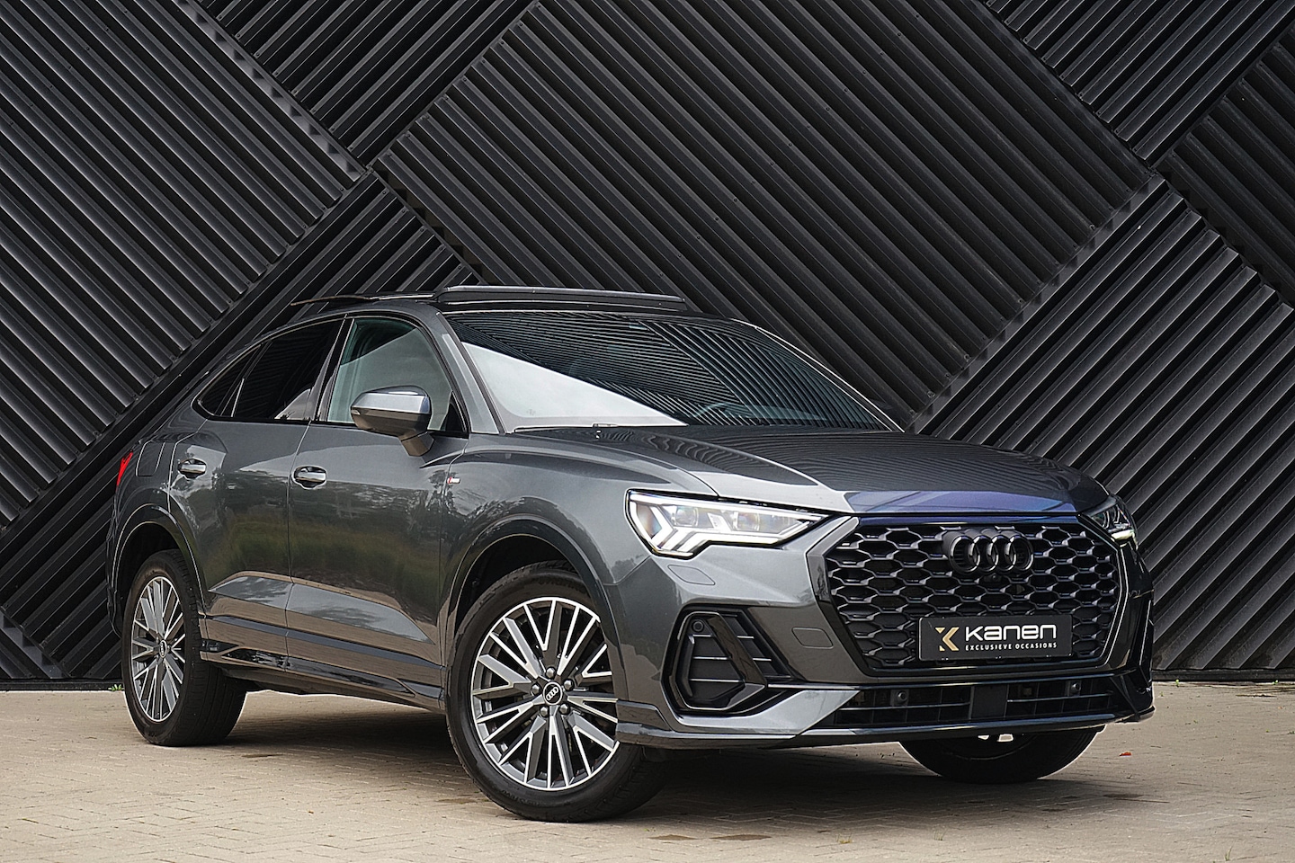 Audi Q3 Sportback - 45 TFSI e quattro S-Line ACC Pano Matrix 360 Keyless  MMI plus Ambient Trekhaak - AutoWereld.nl