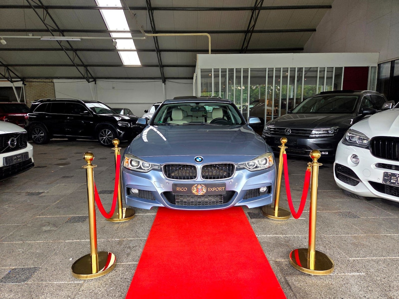 BMW 3-serie - 320I AUTOMAAT PANO + Original M !! - AutoWereld.nl