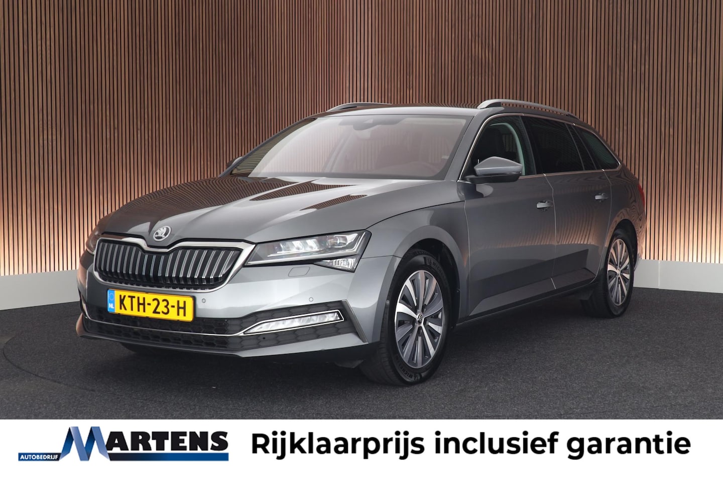 Skoda Superb Combi - 1.4 TSI 218pk iV Business Edition Trekhaak Memory Stoelverwarming Virtual Cockpit Navigati - AutoWereld.nl