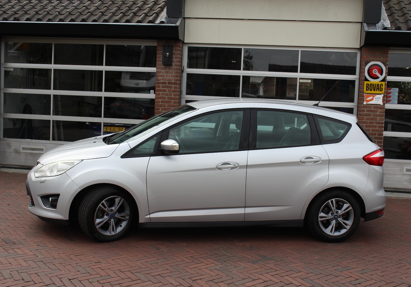 Ford C-Max - 1.0 EcoBoost 100pk / distri.vv / airco / cruise c. - AutoWereld.nl