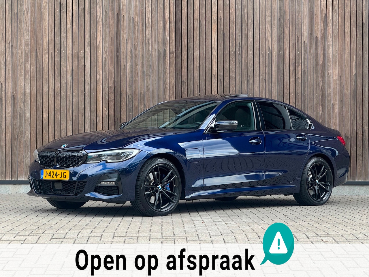 BMW 3-serie - 330e High Executive M-Sport / Individual / - AutoWereld.nl