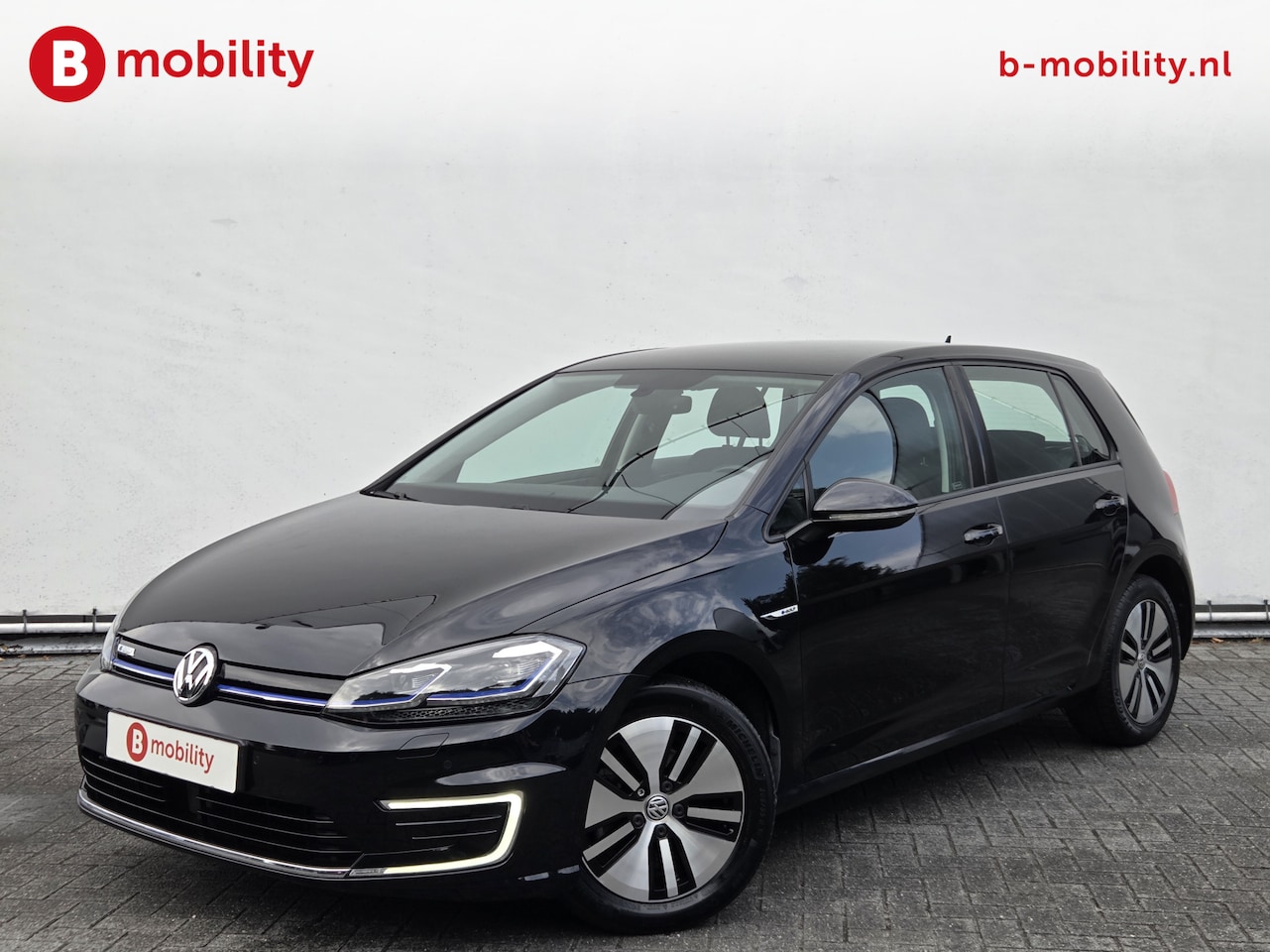Volkswagen e-Golf - Warmtepomp Achteruitrijcamera Stoelverwarming NL Auto! | DAB | Navigatie | Adaptive Cruise - AutoWereld.nl