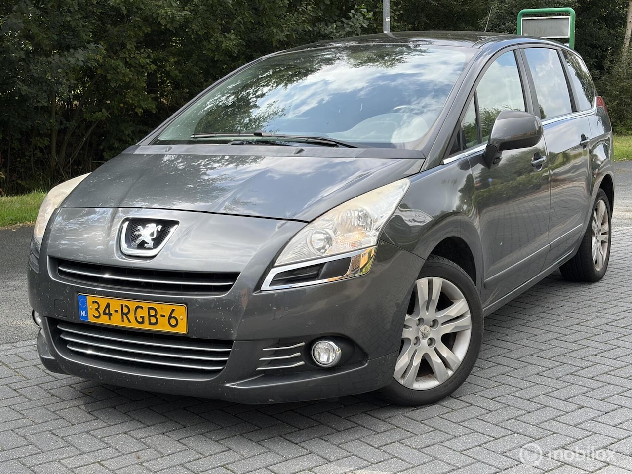 Peugeot 5008 - 1.6 VTi 7-Persoons (rookt soms een beetje) - AutoWereld.nl